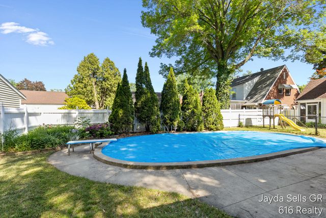 1853 Leonard Street Nw, City Of Grand Rapids, MI 49504