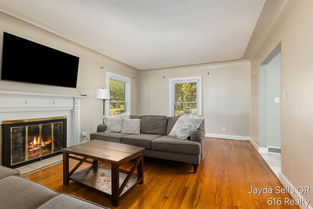 1853 Leonard Street Nw, City Of Grand Rapids, MI 49504