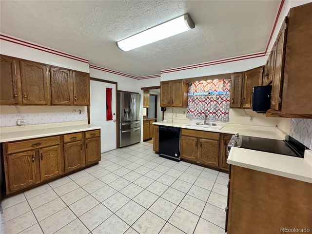 10 N Stewart Street, Keenesburg, CO 80643