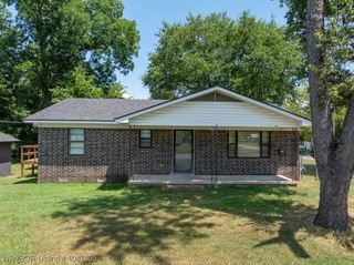 610 N McCandless Avenue, Booneville, AR 72927