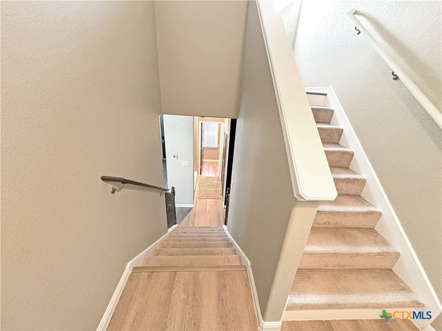 1009 Eagle Flight Drive, Canyon Lake, TX 78133