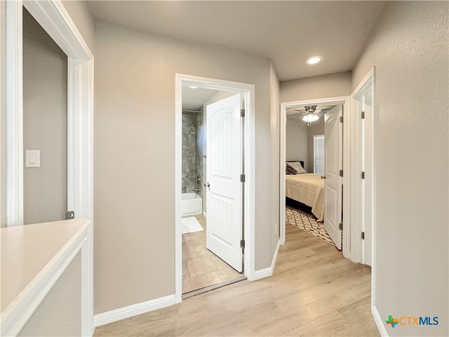 1009 Eagle Flight Drive, Canyon Lake, TX 78133