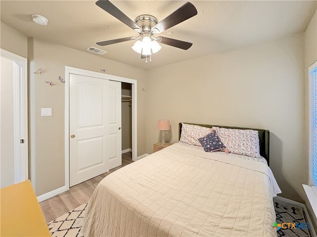 1009 Eagle Flight Drive, Canyon Lake, TX 78133