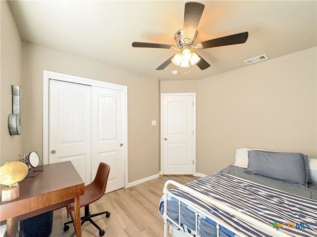 1009 Eagle Flight Drive, Canyon Lake, TX 78133