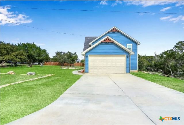 1009 Eagle Flight Drive, Canyon Lake, TX 78133