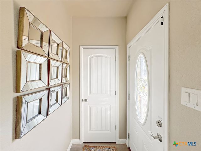 1009 Eagle Flight Drive, Canyon Lake, TX 78133