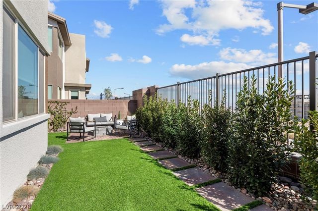 692 Echelon Street, Las Vegas, NV 89138