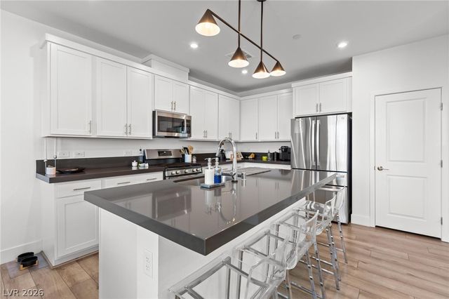 692 Echelon Street, Las Vegas, NV 89138