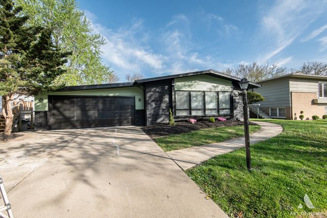 251 N Pleasant Drive, Glenwood, IL 60425