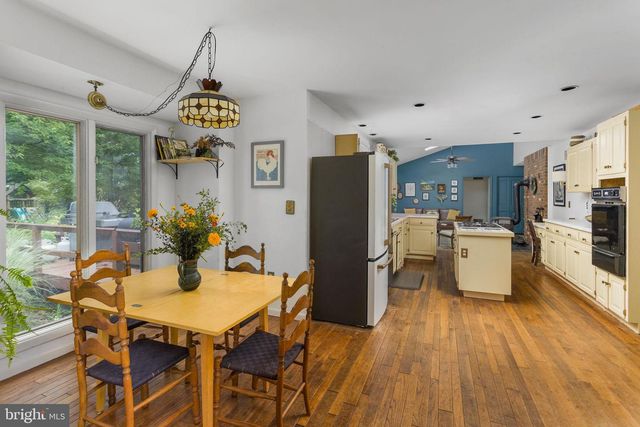 95 HOLMES MILL RD, Cream Ridge, NJ 08514