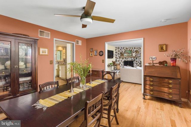95 HOLMES MILL RD, Cream Ridge, NJ 08514