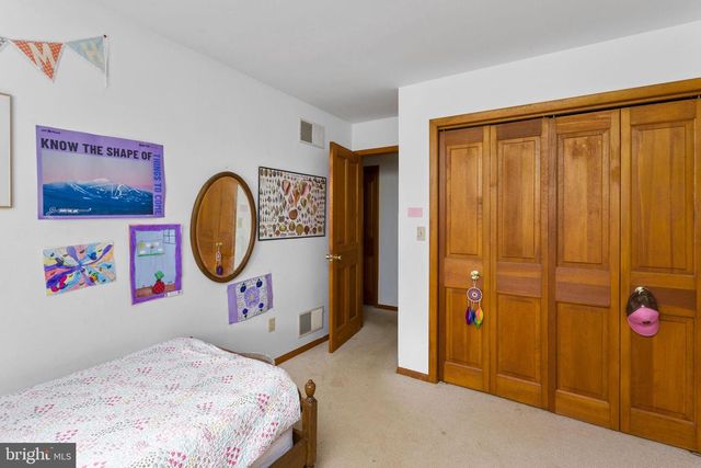 95 HOLMES MILL RD, Cream Ridge, NJ 08514
