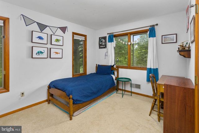 95 HOLMES MILL RD, Cream Ridge, NJ 08514