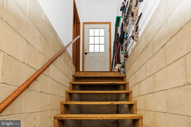 95 HOLMES MILL RD, Cream Ridge, NJ 08514