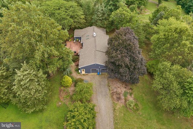 95 HOLMES MILL RD, Cream Ridge, NJ 08514
