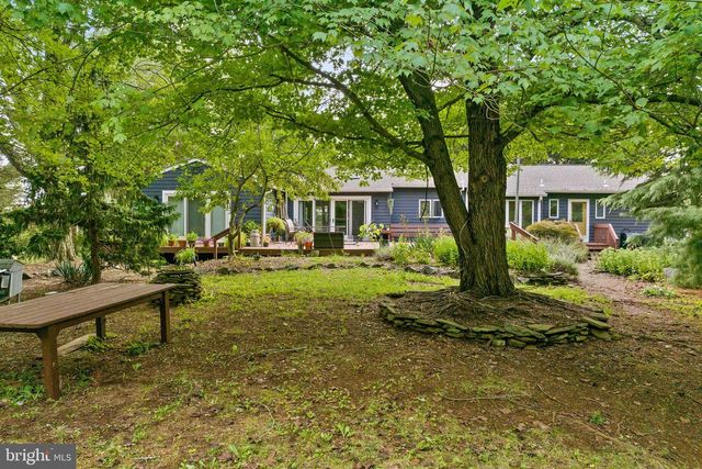 95 HOLMES MILL RD, Cream Ridge, NJ 08514