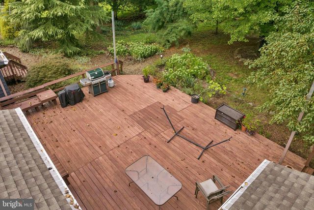 95 HOLMES MILL RD, Cream Ridge, NJ 08514