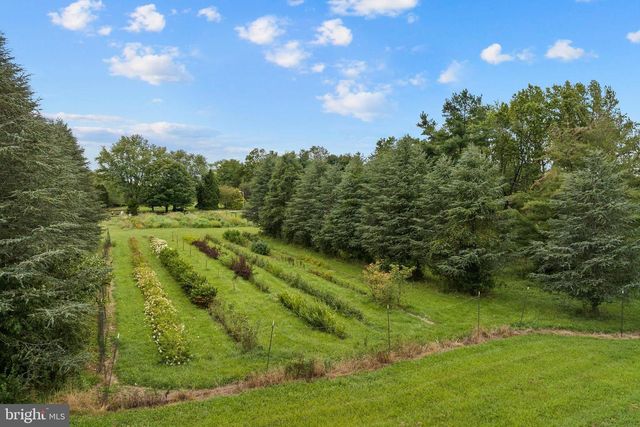 95 HOLMES MILL RD, Cream Ridge, NJ 08514
