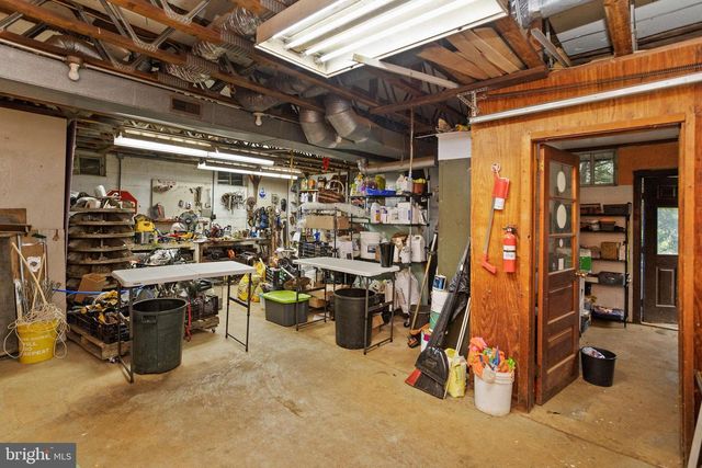 95 HOLMES MILL RD, Cream Ridge, NJ 08514