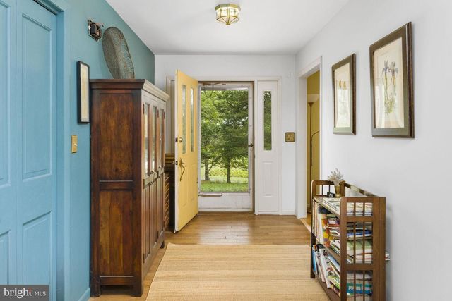 95 HOLMES MILL RD, Cream Ridge, NJ 08514