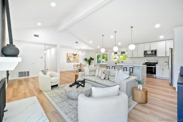16590 Casero, San Diego, CA 92128