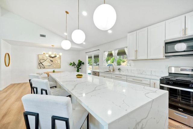 16590 Casero, San Diego, CA 92128