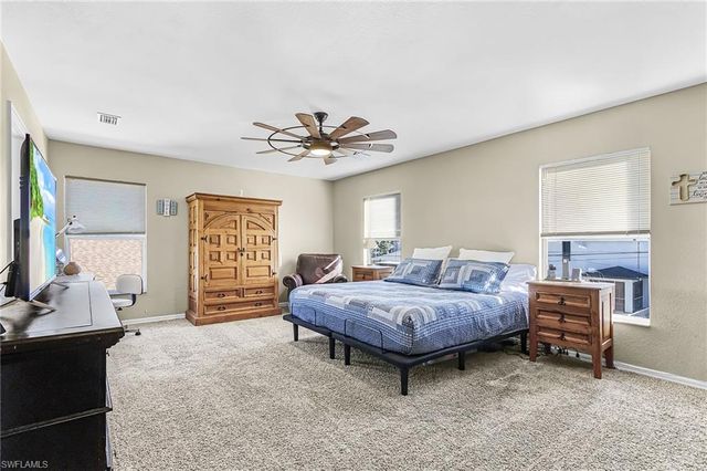 1422 NE 9th TER, Cape Coral, FL 33909