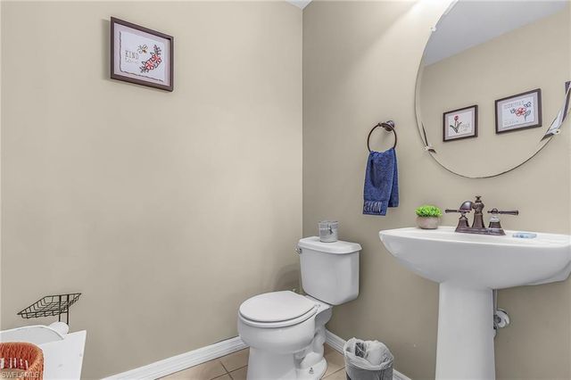 1422 NE 9th TER, Cape Coral, FL 33909