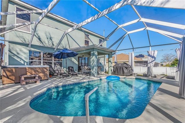 1422 NE 9th TER, Cape Coral, FL 33909