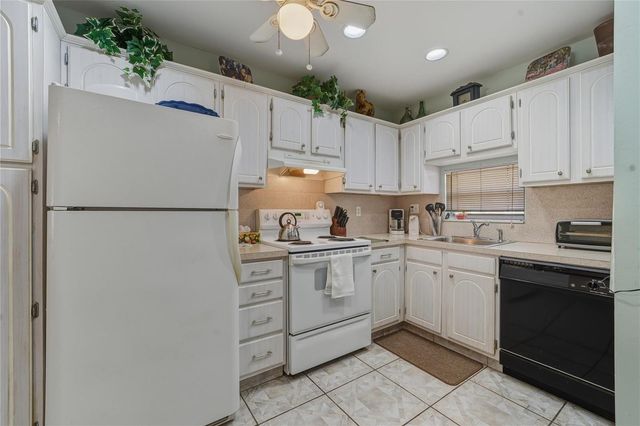 691 S Hollybrook Drive 304, Pembroke Pines, FL 33025