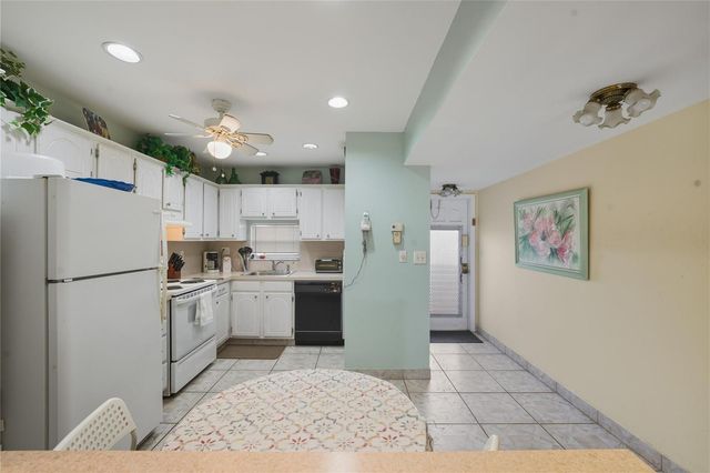691 S Hollybrook Drive 304, Pembroke Pines, FL 33025