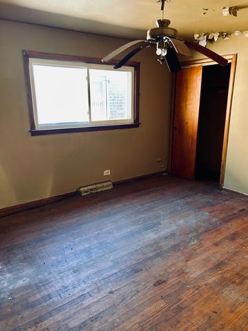 8219 S Muskegon Avenue, Chicago, IL 60617