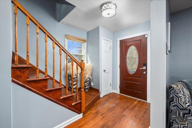 8 Arthur Street, Yonkers, NY 10701