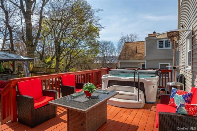 8 Arthur Street, Yonkers, NY 10701