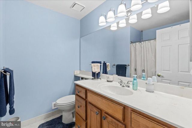 19 AUGUSTA LN, Blackwood, NJ 08012