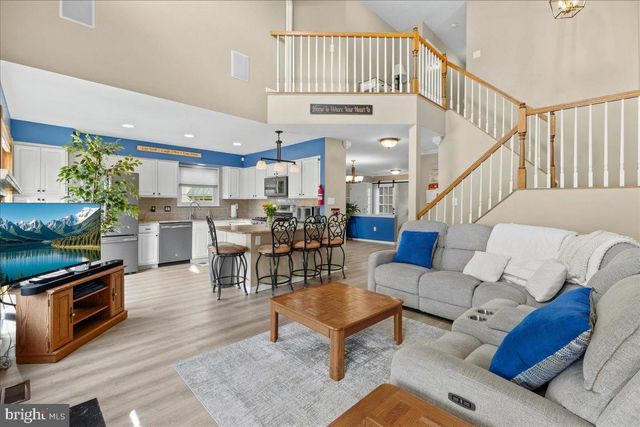 19 AUGUSTA LN, Blackwood, NJ 08012