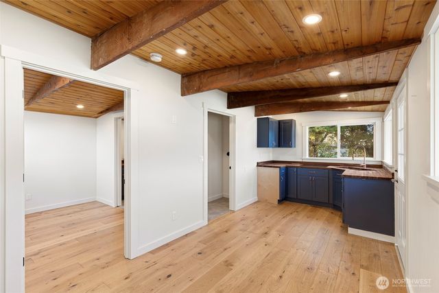 27830 Manzanita Beach Road SW, Vashon, WA 98070