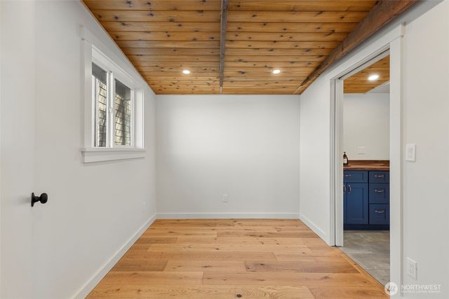 27830 Manzanita Beach Road SW, Vashon, WA 98070