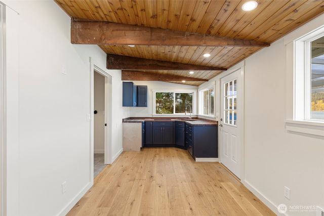 27830 Manzanita Beach Road SW, Vashon, WA 98070