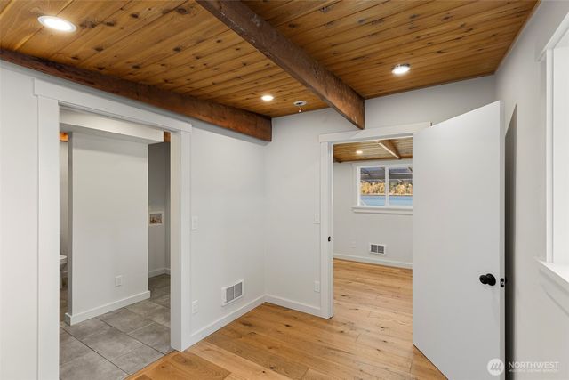 27830 Manzanita Beach Road SW, Vashon, WA 98070