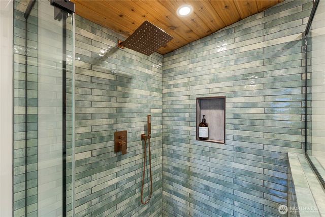 27830 Manzanita Beach Road SW, Vashon, WA 98070