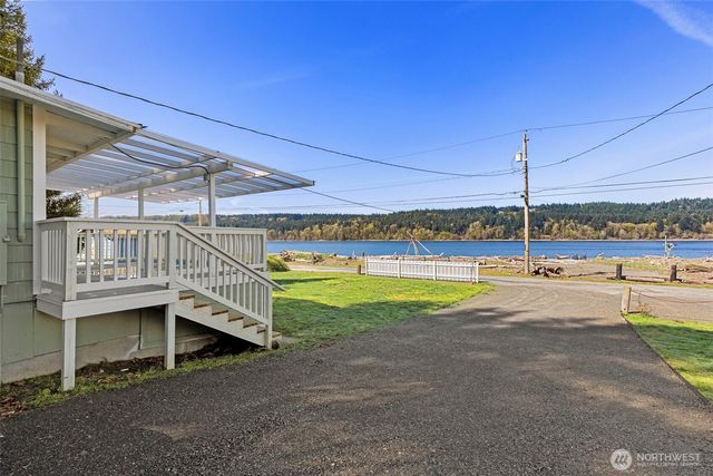 27830 Manzanita Beach Road SW, Vashon, WA 98070