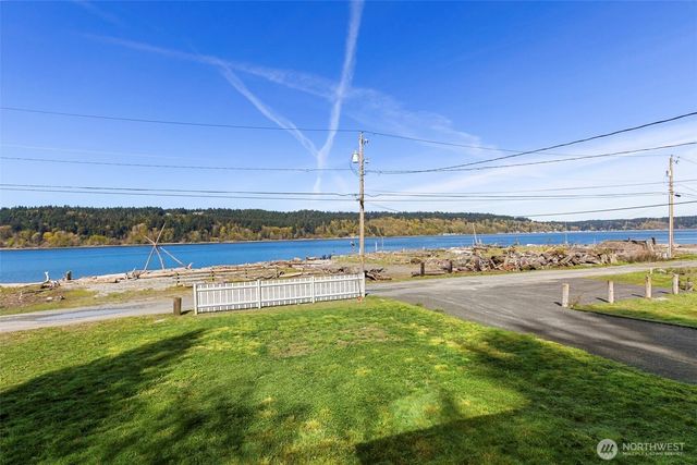 27830 Manzanita Beach Road SW, Vashon, WA 98070