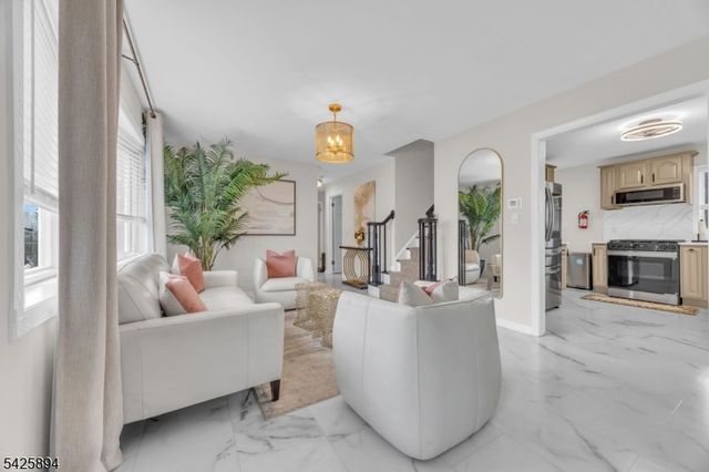 105 Morril Dr, South Plainfield Boro, NJ 07080