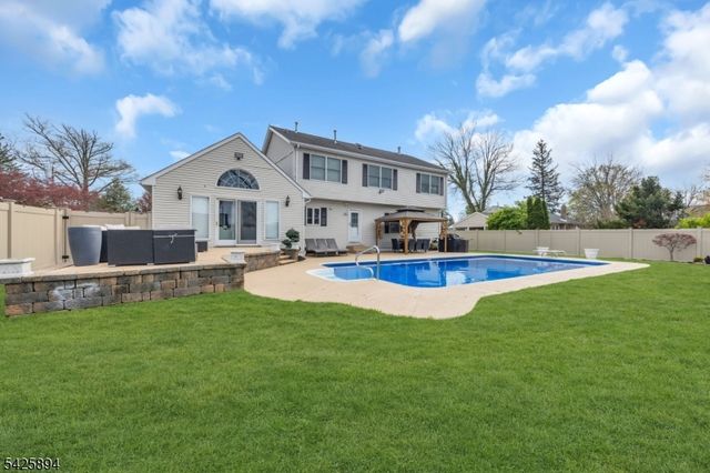105 Morril Dr, South Plainfield Boro, NJ 07080