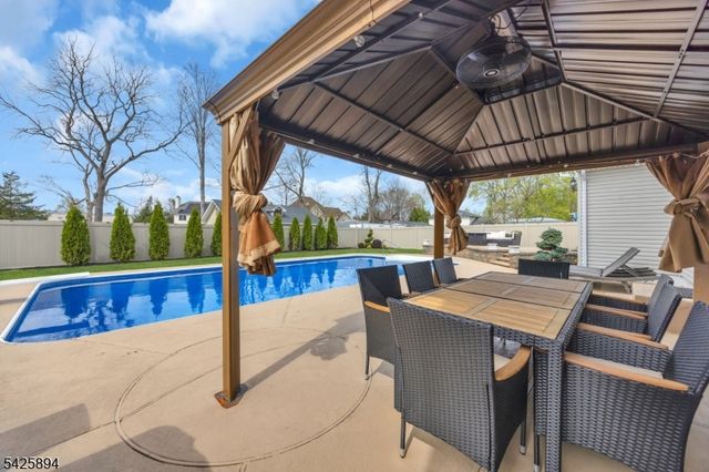 105 Morril Dr, South Plainfield Boro, NJ 07080