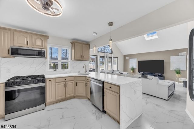 105 Morril Dr, South Plainfield Boro, NJ 07080