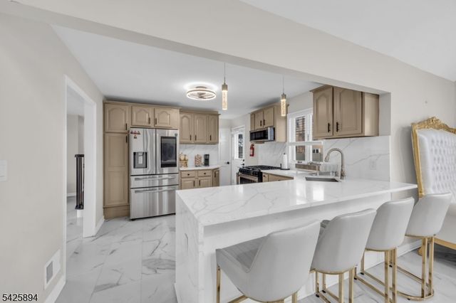105 Morril Dr, South Plainfield Boro, NJ 07080