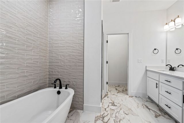 7001 Basswood Avenue, Bentonville, AR 72713