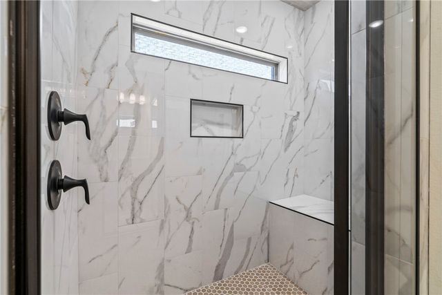 7001 Basswood Avenue, Bentonville, AR 72713